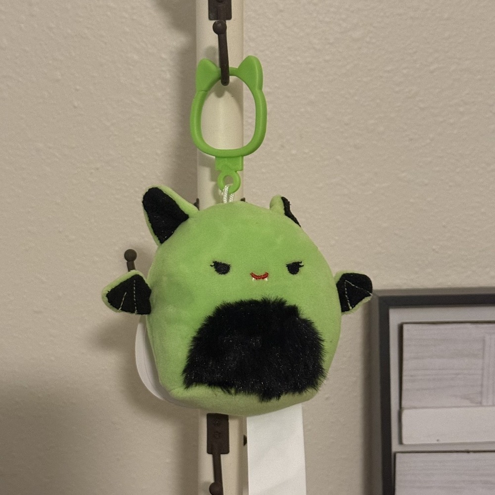 Squishmallow 3.5" Clip - Leap the Green Bat Halloween 2025 Brand New with Tags
